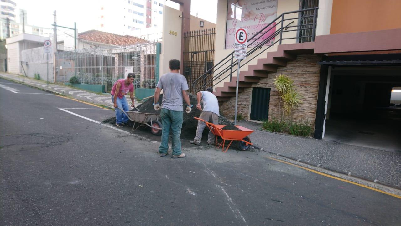 Obra — piso de edifício residencial, Ponta Grossa/PR
