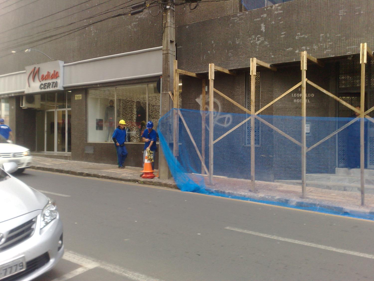 Reforma de fachada — edificação residencial central, Ponta Grossa/PR
