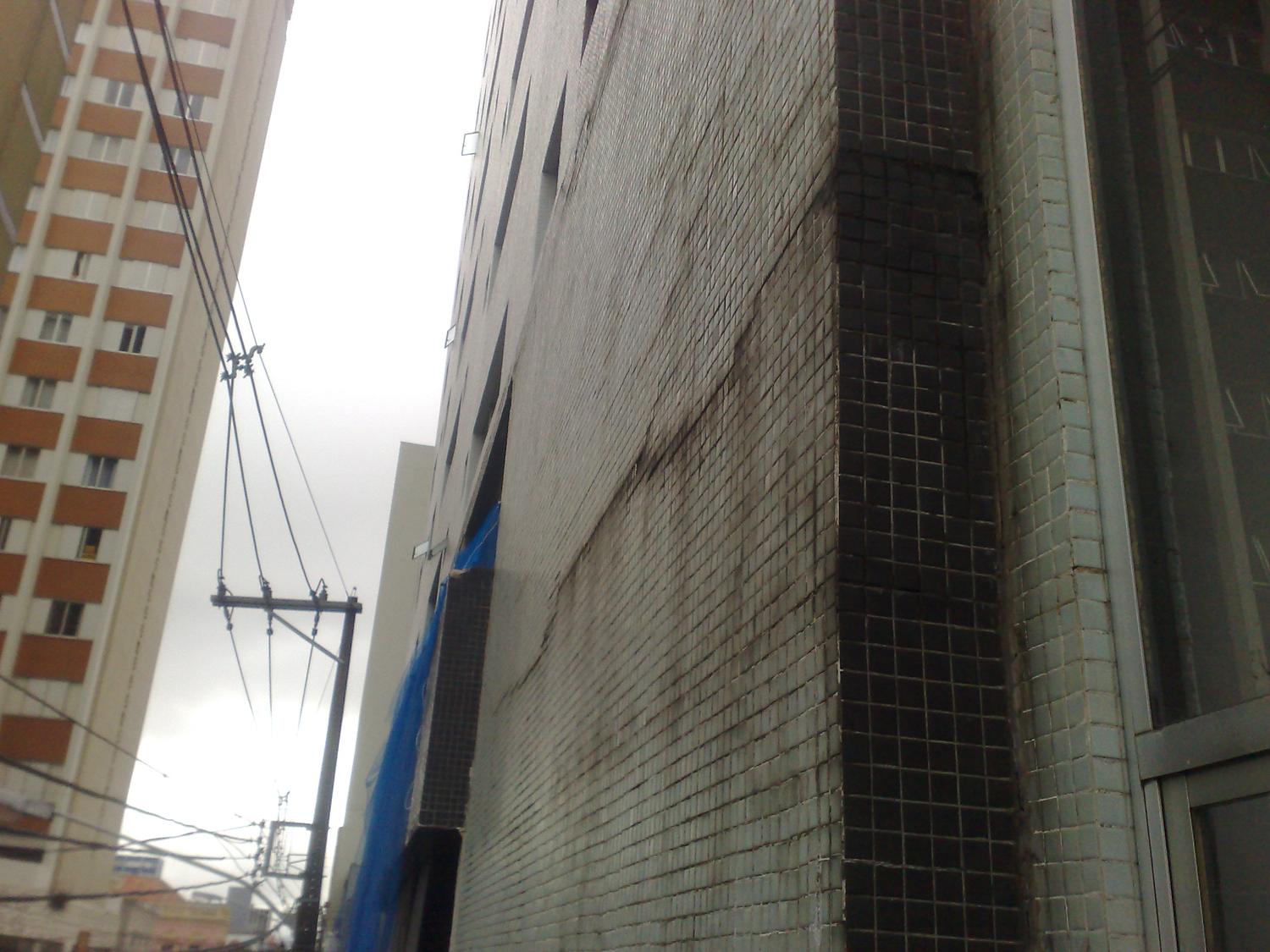 Reforma de fachada — edificação residencial central, Ponta Grossa/PR